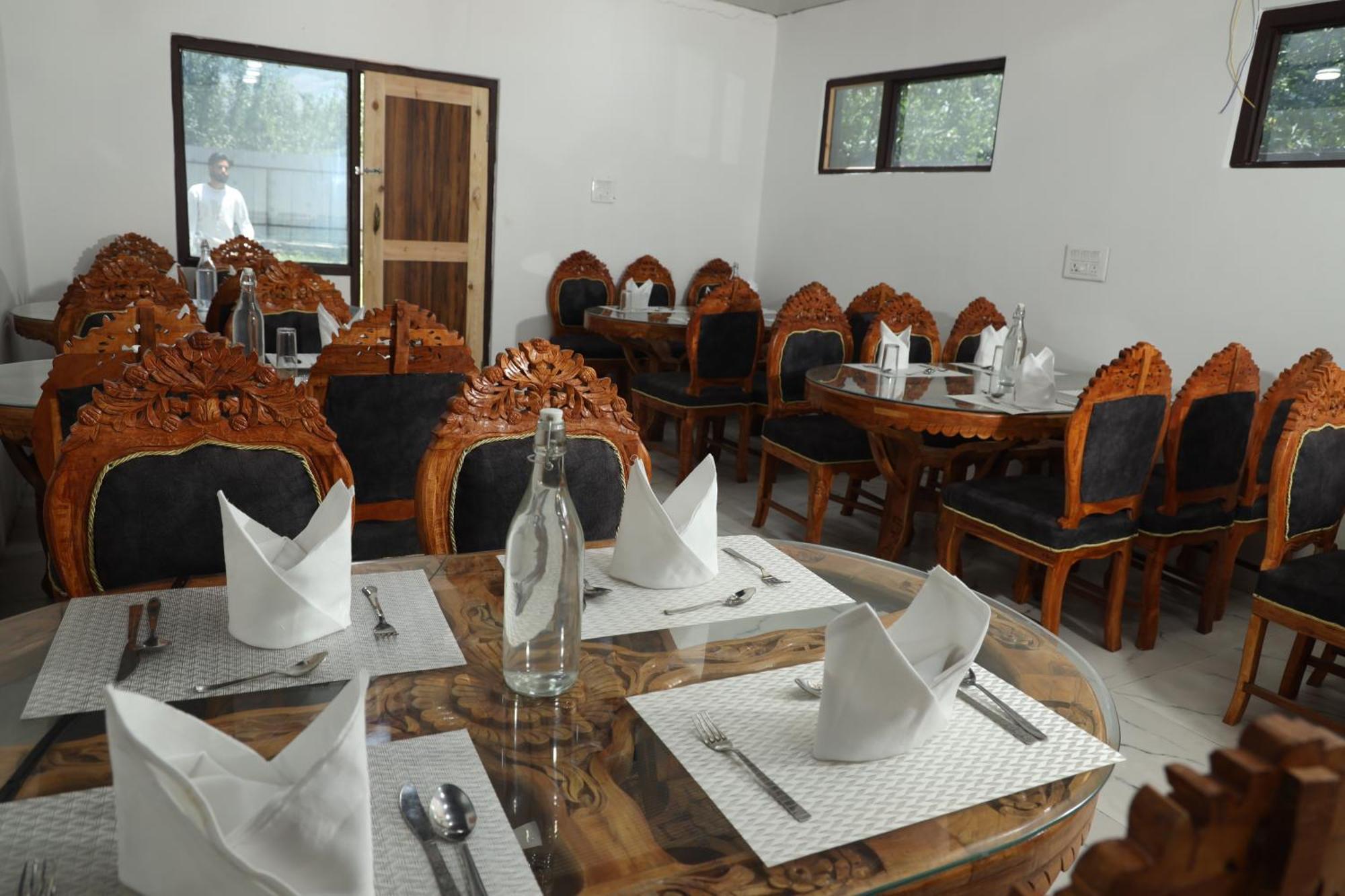 Mountain Orchard Retreat Pahalgam Hotel Exterior photo