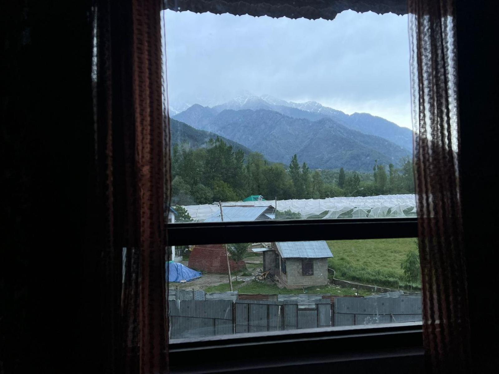 Mountain Orchard Retreat Pahalgam Hotel Exterior photo